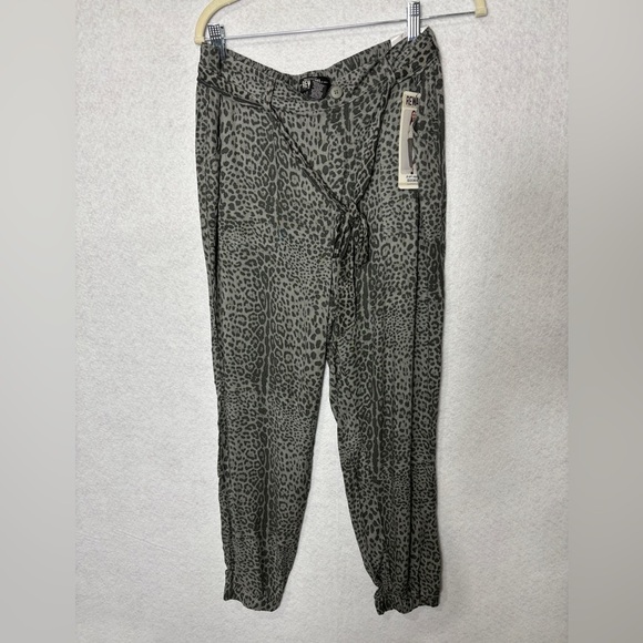 Rewash Soft Jogger Size XL Gray Leophard - Picture 1 of 4